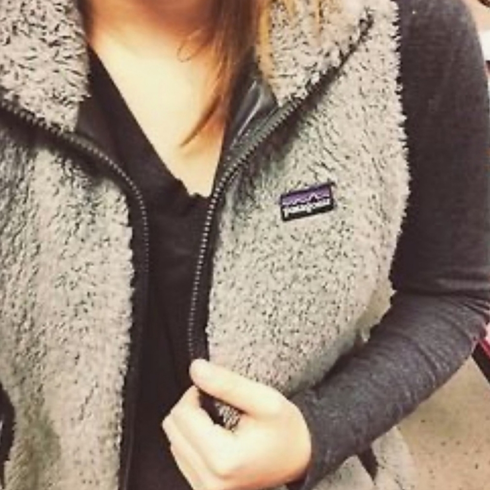 PATAGONIA Los Lobos Reversible‎ Biege/Brown Sherpa/Nylon Full-Zip Vest Women's S